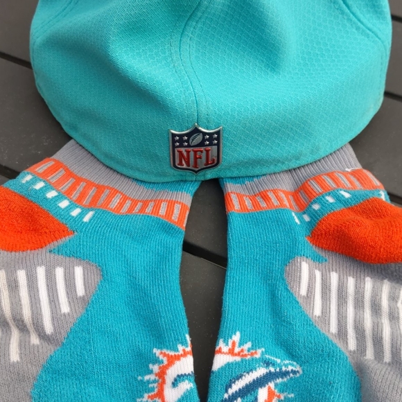 Miami Dolphins Fitted Hat Socks not 🚫 - Picture 3 of 3